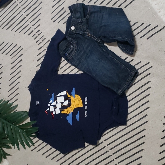 GAP Other - 👶🏾Gently worn boys "Old Navy" tshirt  Onesie size 12-18m